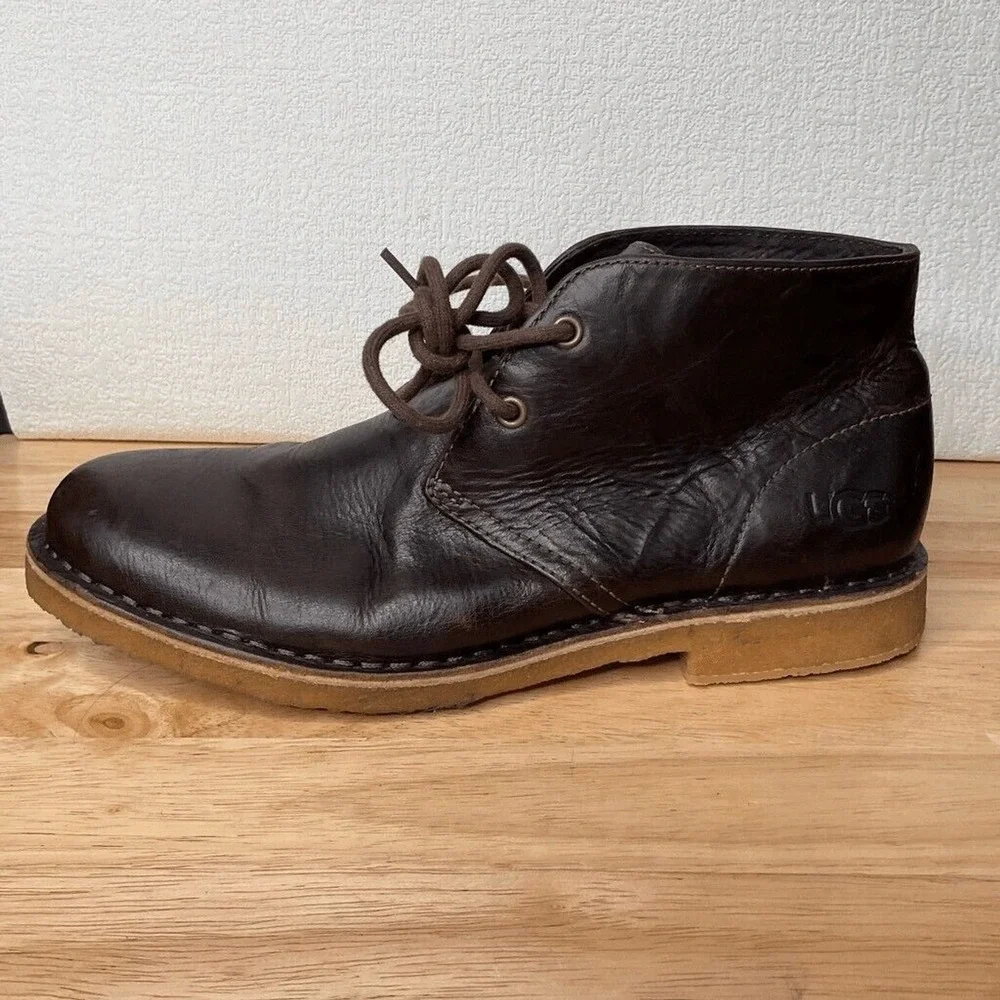UGG Leighton 3275 2 Eye Chocolate Brown Lace Up Chukka Boots Men 7 China Leather